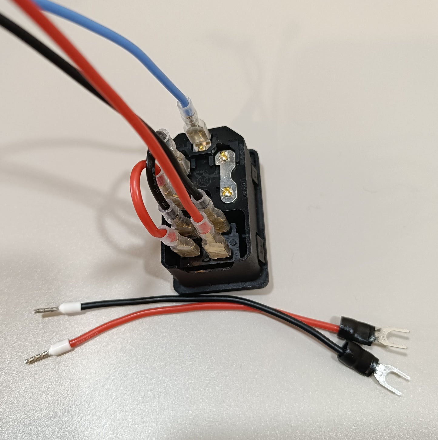 Rocker Switch AC-01B with Pre-Wired Cables and Built-In 10A Fuse